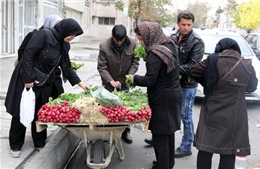 Đòn trừng phạt vẫn lơ lửng trên đầu Iran